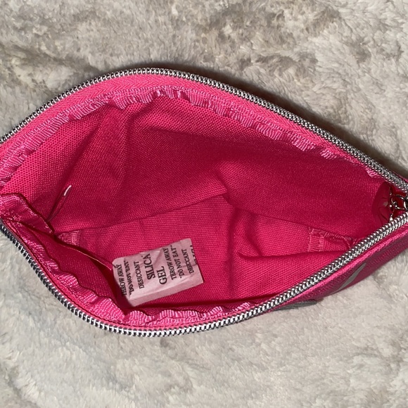 Makeup bags sold 3 together. - Picture 3 of 6